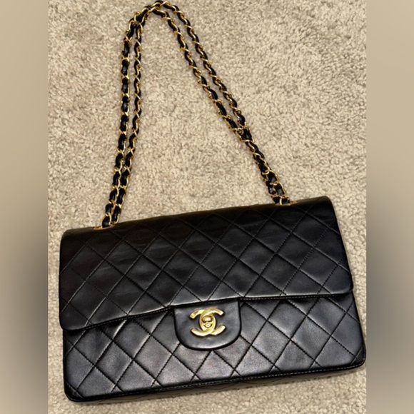 CHANEL 1996-1997 Lambskin Quilted Medium Double Flap Black - Picture 1 of 6